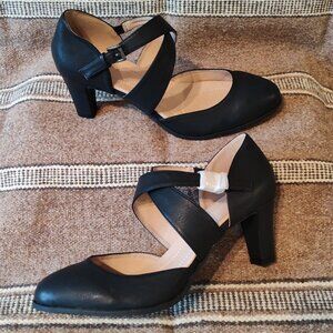 Journey Collection Black Heel Shoes, Women's 12